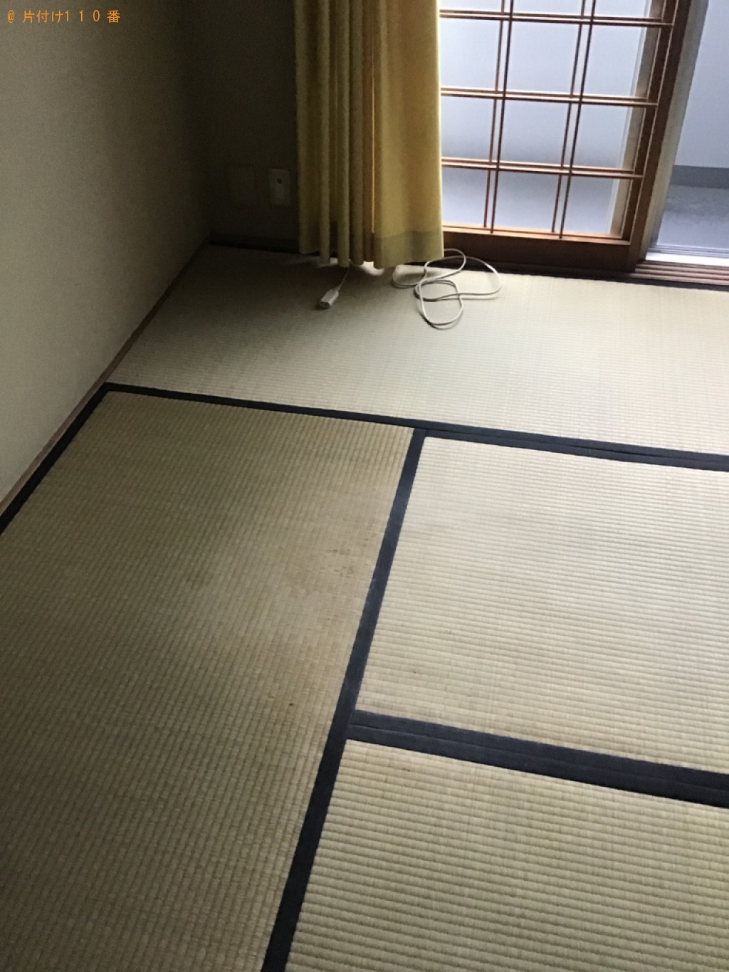 四人用ダイニングテーブル、ガラステーブル、椅子、バッグ等の回収