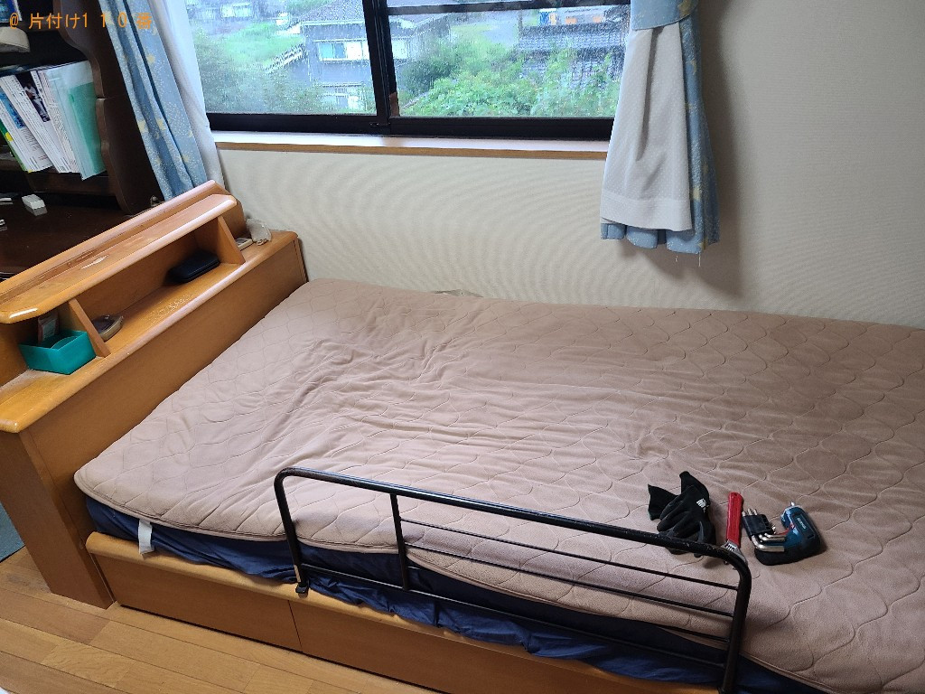 マットレス付きシングルベッド、学習机等の回収・処分ご依頼